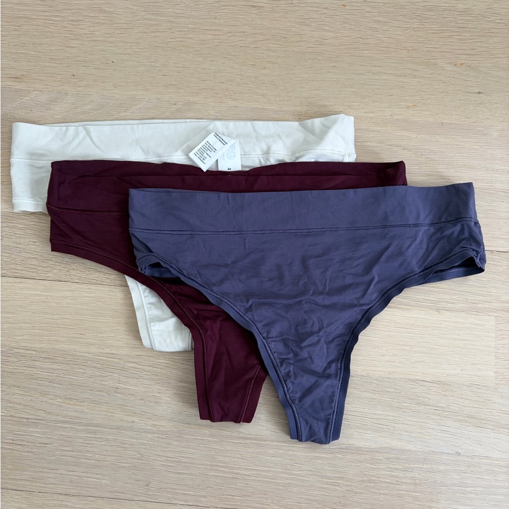 Lululemon high rise thong - Picture 5 of 6